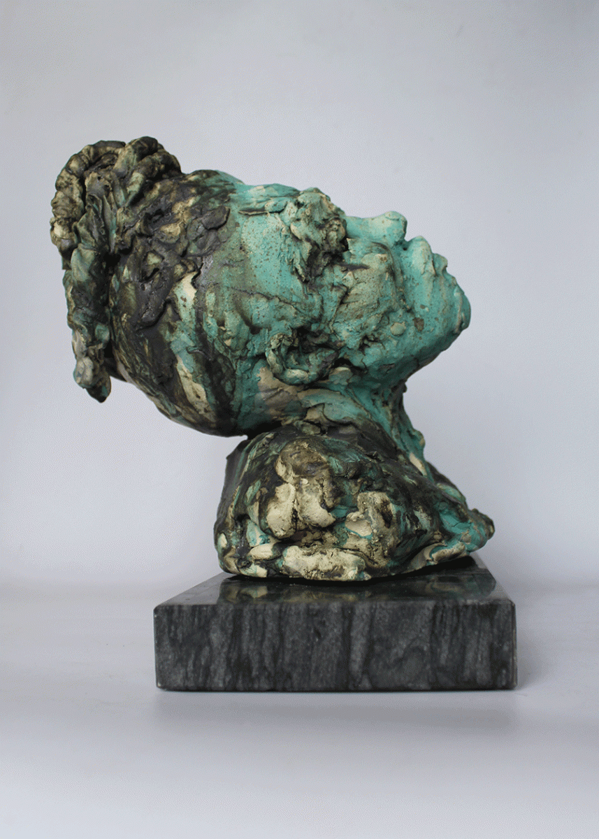 Becoming-Whole.-Female-Portrait.-Sculpture.-Ceramic-Stoneware.-Gwenda-Jones-Sculpture.Side-View