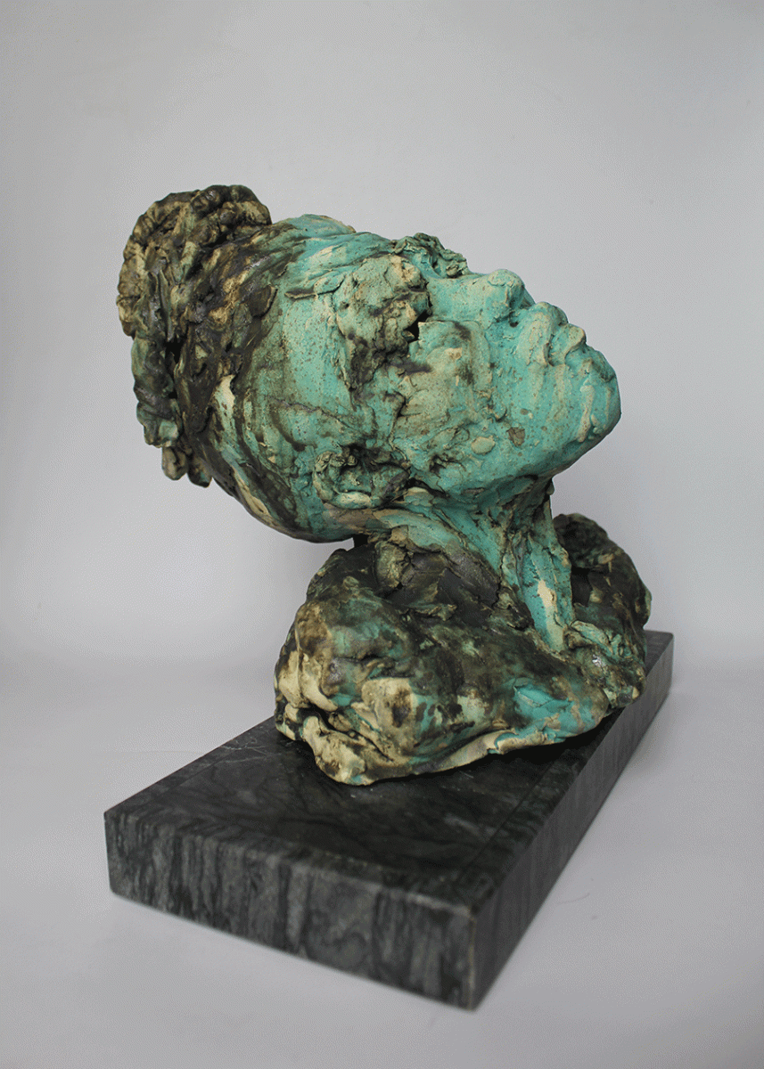 Becoming-Whole.-Female-Portrait.-Sculpture.-Ceramic-Stoneware.-Gwenda-Jones-Sculpture