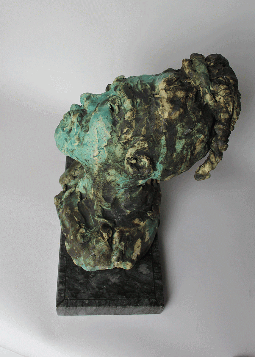 Becoming-Whole.-Female-Portrait.-Sculpture.-Ceramic-Stoneware.-Gwenda-Jones-Sculpture.side-profile