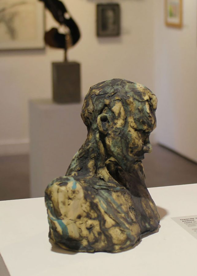 Held-in-Thought.-Ceramic-Stoneware-sculpture-by-Gwenda-Jones-at-RBSA-Birmingham-Male-Portrait